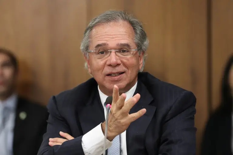 Gestora de ex-ministro Paulo Guedes cria fundo de R$ 500 milhões para investir em rodovias no Brasil