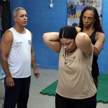 Guarda Civil promove aulas de defesa pessoal para mulheres e público LGBT+ em Salvador