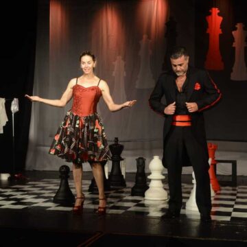 Bianca Rinaldi e Rodrigo Phavanello voltam a Salvador com o espetáculo “Casa, Comida e Alma Lavada”