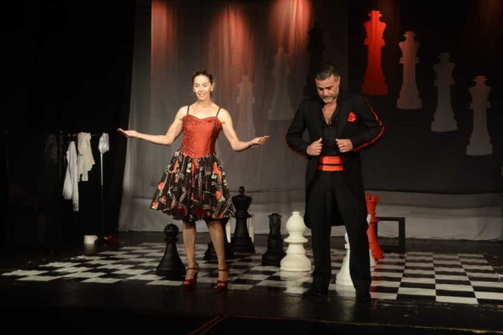 Bianca Rinaldi e Rodrigo Phavanello voltam a Salvador com o espetáculo “Casa, Comida e Alma Lavada”