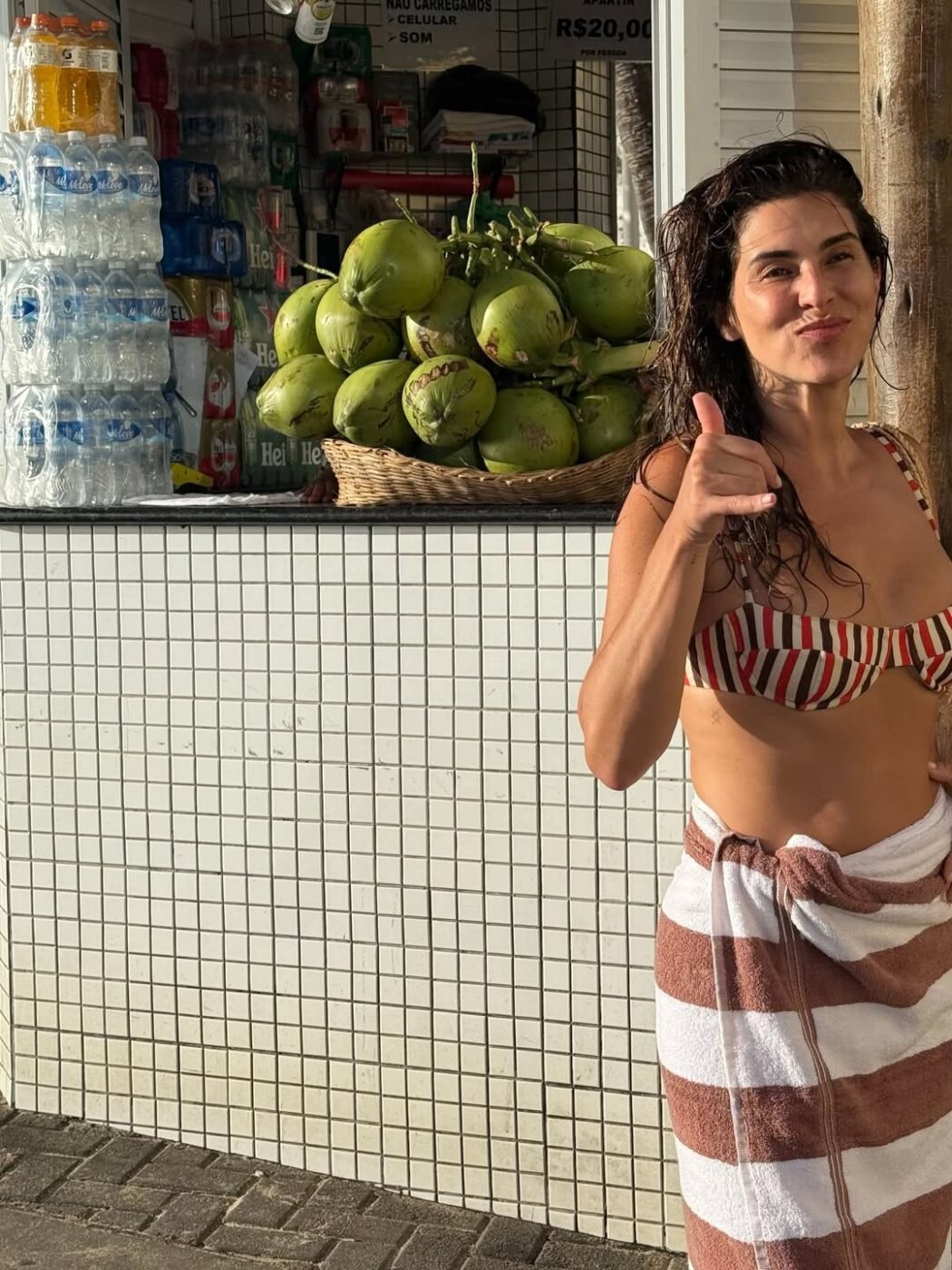 Moqueca, praia e amigos: Fernanda Paes Leme compartilha fotos de temporada em Salvador