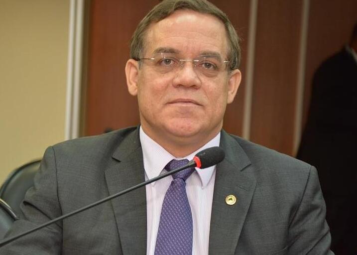 Alba marca posse do deputado que vai ocupar a vaga deixada deixada por Alan Sanches