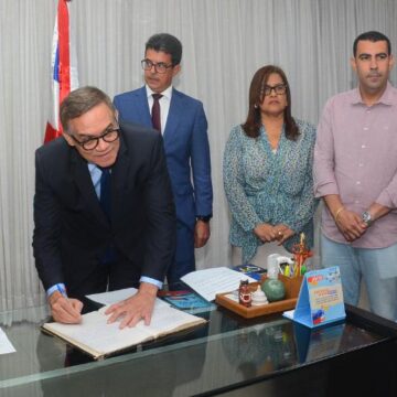 Substituto de Alan Sanches, Luciano Ribeiro toma posse como deputado estadual na ALBA