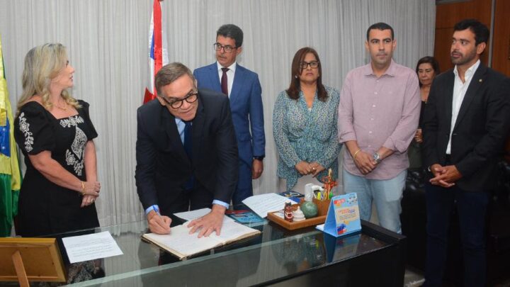 Substituto de Alan Sanches, Luciano Ribeiro toma posse como deputado estadual na ALBA