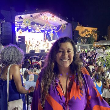 Regina Casé curte ensaio do Cortejo Afro e fala sobre verão em Salvador: ‘Moro no melhor lugar’