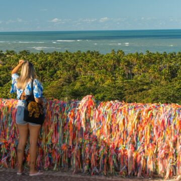 Cresce em quase 50% chegadas de turistas estrangeiros na Bahia em 2025