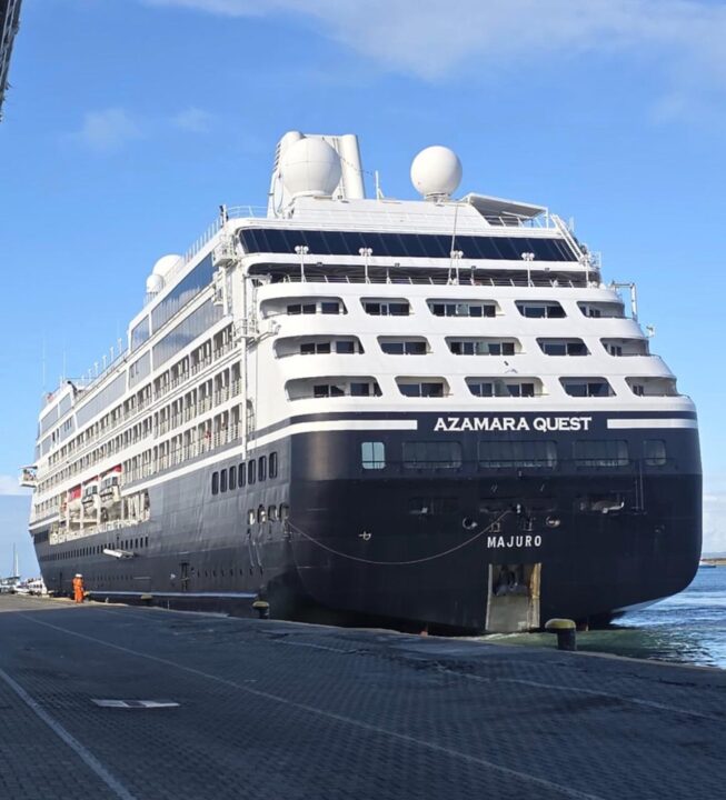 Conheça o Azamara Quest, navio de luxo que atracou em Salvador nesta terça (27)