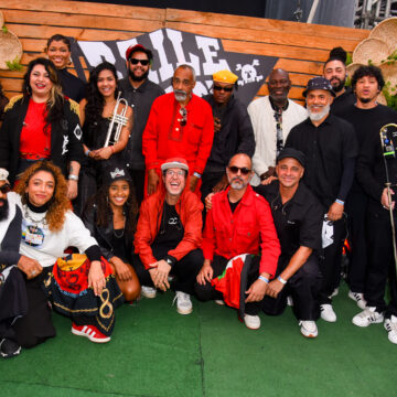 BaianaSystem faz Baile da Pirataria em São Paulo