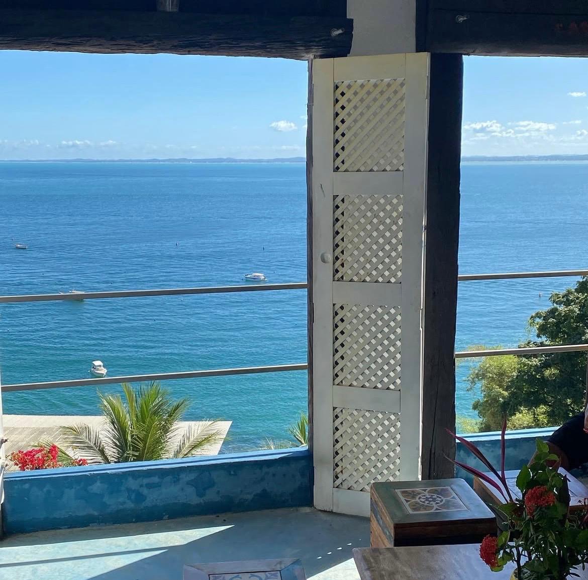 Exposição ocupa a Vila Brandão com homenagem a Iemanjá em Salvador