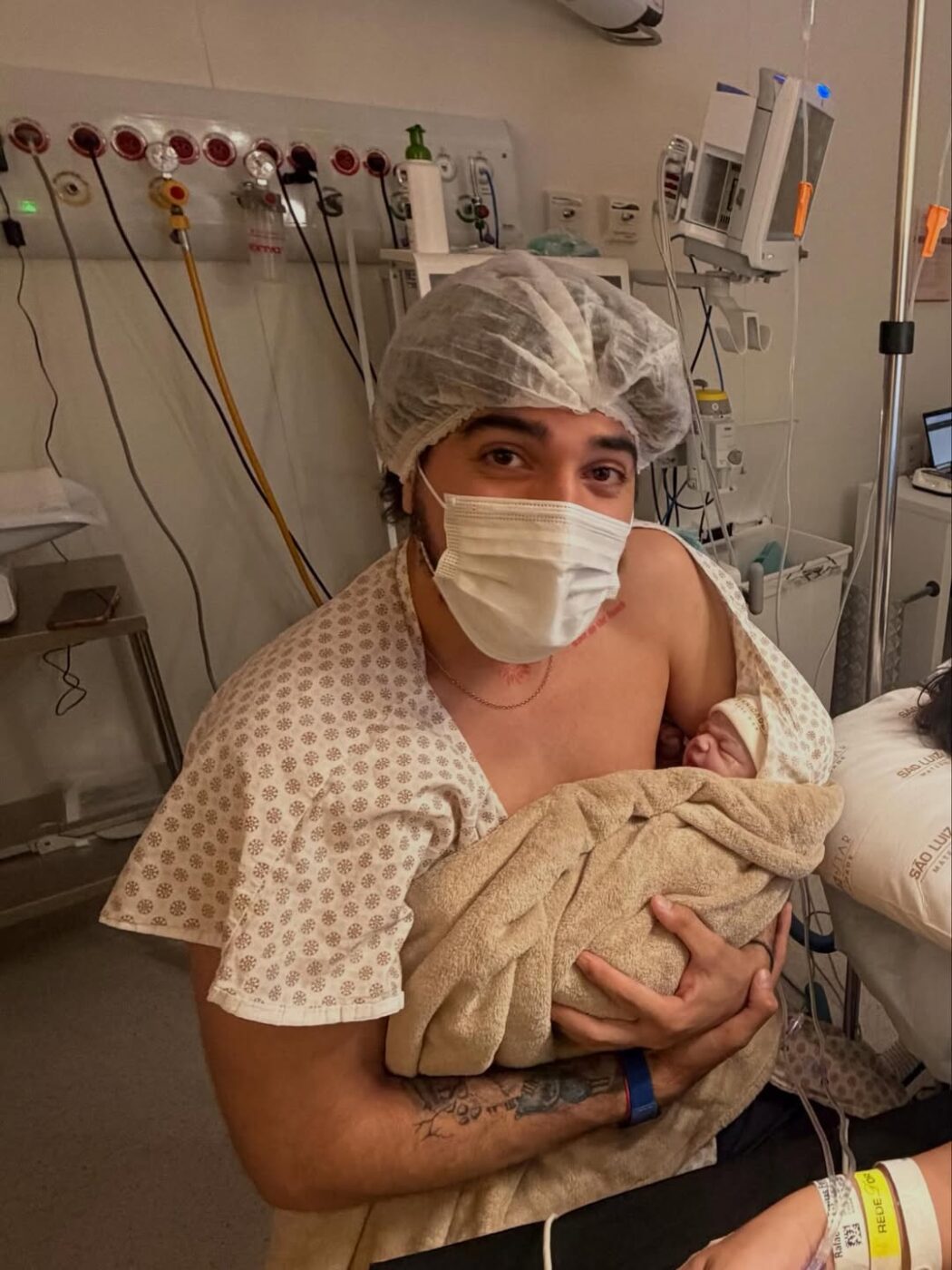 Nattan encanta fãs com fotos de Rafa Kalimann e Zuza: “Vivendo intensamente o maior amor”