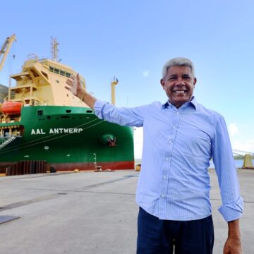 Com carregamento do 1º lote de barcaças, Estaleiro Enseada volta a operar e gera empregos no Recôncavo