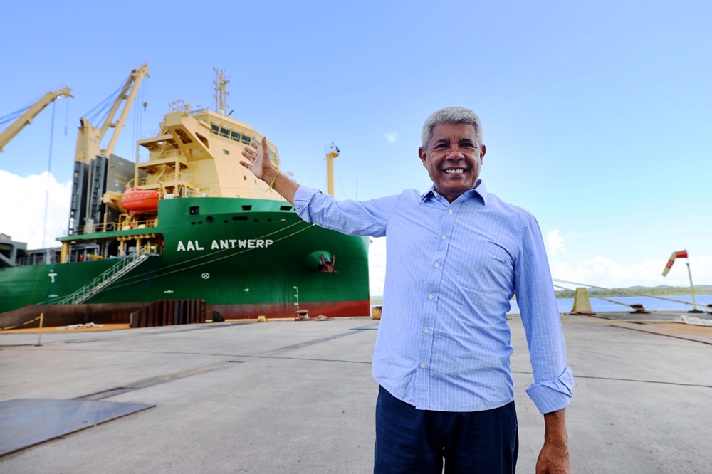 Com carregamento do 1º lote de barcaças, Estaleiro Enseada volta a operar e gera empregos no Recôncavo