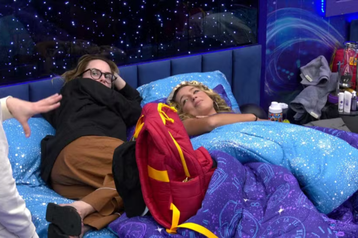 Jonas Sulzbach sugere dormir com Ana Paula Renault e sister brinca: “Sou fura-olho”
