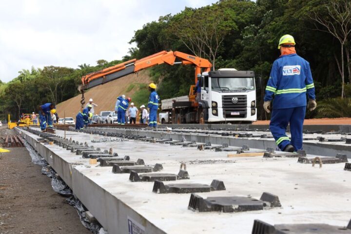 Obras do VLT de Salvador entram em nova fase com instalação da via permanente no Trecho 2