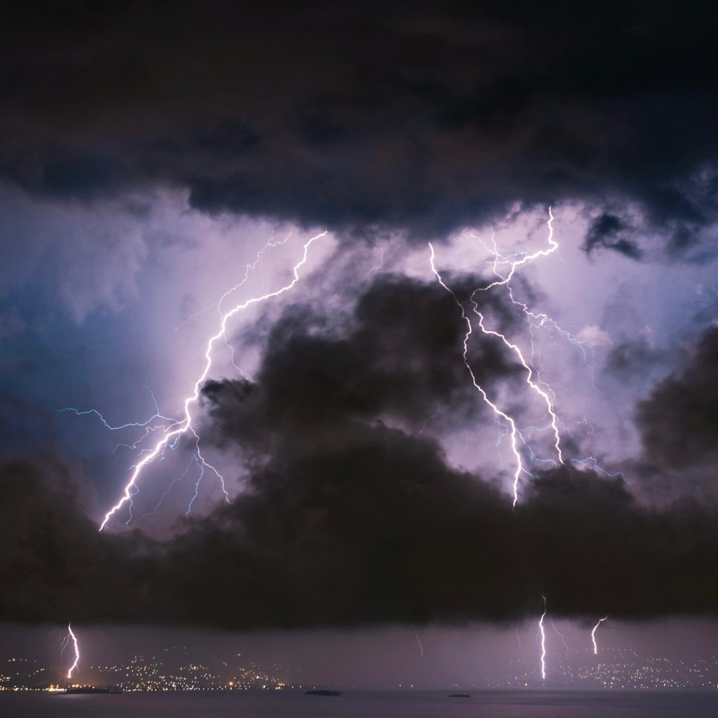 Inmet emite alerta de chuvas intensas para mais de 140 cidades da Bahia até domingo (25); veja lista