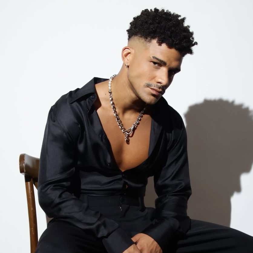 Lucas Leto relembra descoberta da negritude no teatro: ‘Eu não sabia que era preto’