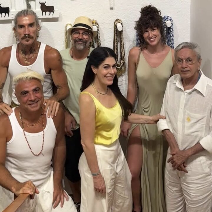 Caetano Veloso passa Réveillon em Salvador ao lado de Paula Lavigne e amigos