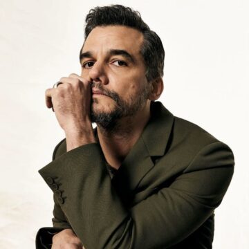 ‘Nunca entendi quem tenta perder o sotaque’, diz Wagner Moura ao defender raízes brasileiras em mesa redonda do Oscar