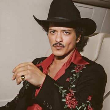 Bruno Mars anuncia que novo álbum está pronto após quase 10 anos