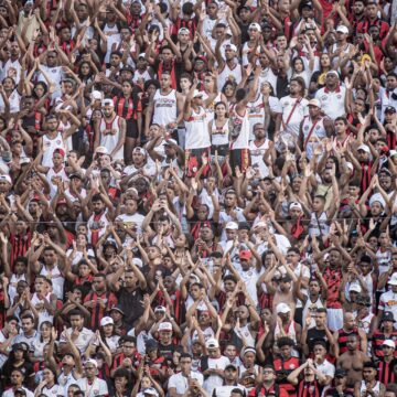 Vitória anuncia nova política de ingressos com preços variáveis para 2026