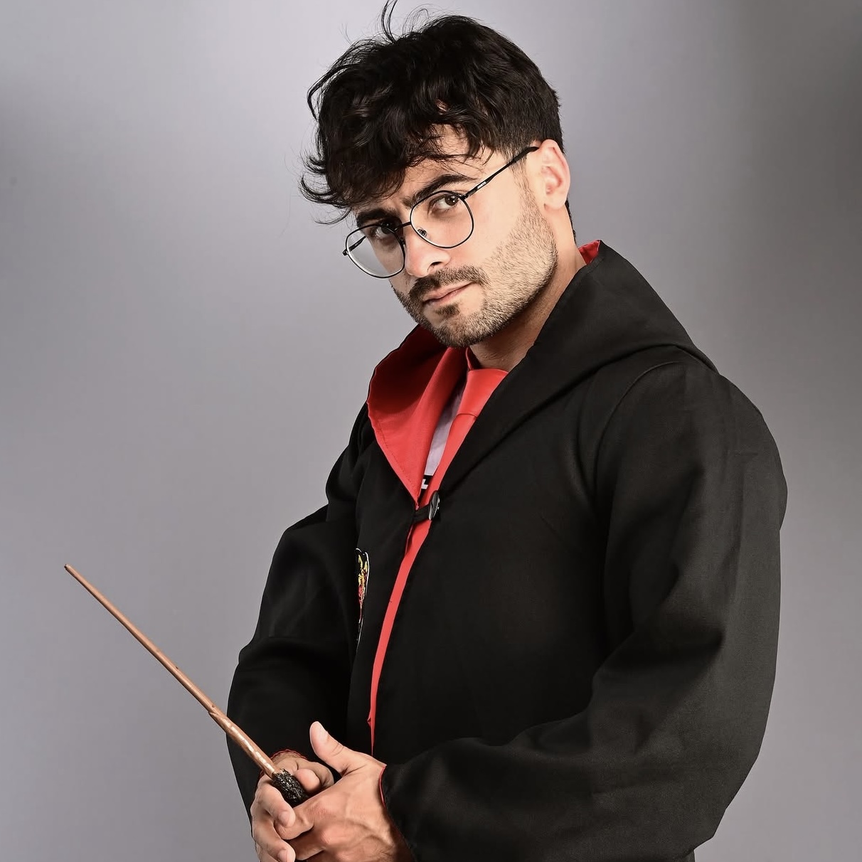 Sósia baiano de Harry Potter muda nome artístico após notificação da Warner Bros.