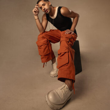 “Solteiro em Salvador”: Cantor baiano Lucas regrava clássico do axé music