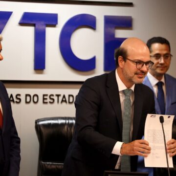 TCE-BA empossa nova Mesa Diretora para o biênio 2026/2027