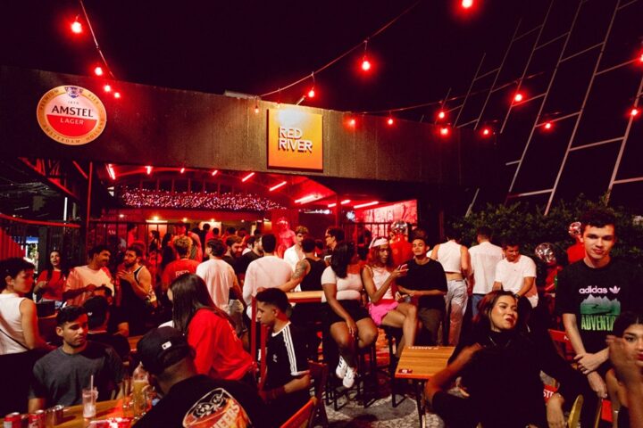 Bar no Rio Vermelho apresenta programação com DJs, rodízio de drinks e música no Verão