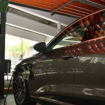 Proposta na ALBA autoriza condôminos a instalar carregadores para veículos elétricos em vagas privativas