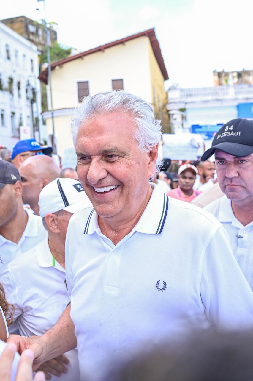 Na Lavagem do Bonfim, Ronaldo Caiado pede “libertação do Brasil do PT” em 2026