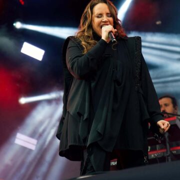 Ana Carolina volta a se apresentar na capital baiana em abril; aos detalhes