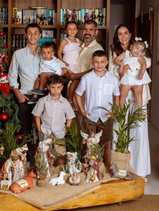 Leticia e Juliano Cazarré celebram 5 anos da filha com festinha inspirada em princesa da Disney; veja fotos