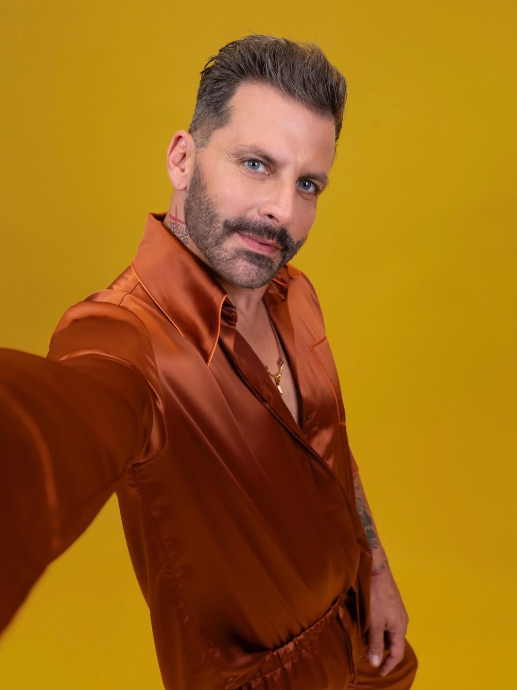 BBB 26: Henri Castelli se manifesta após deixar o reality por problema de saúde