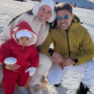 Filha de Graciele Lacerda e Zezé di Camargo encanta ao passear na neve pela primeira vez; veja