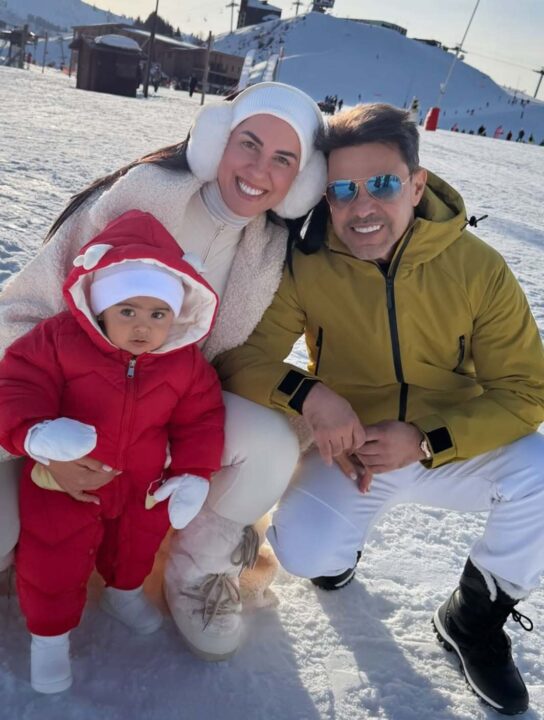 Filha de Graciele Lacerda e Zezé di Camargo encanta ao passear na neve pela primeira vez; veja