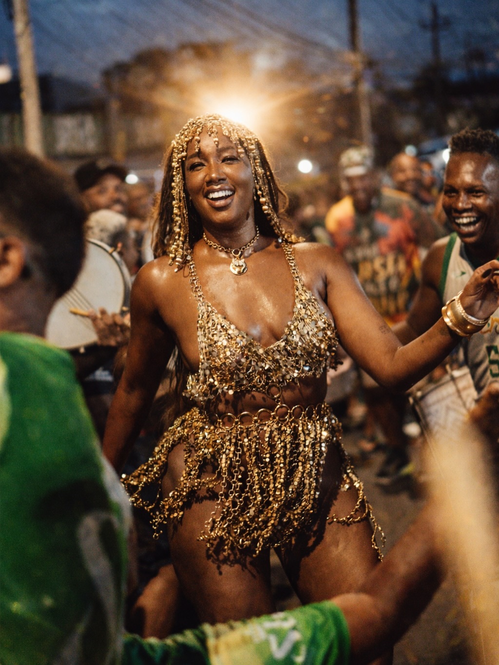 Iza compartilha fotos do último ensaio da Imperatriz Leopoldinense: ‘Onde eu sou mais feliz’