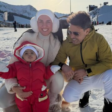 Graciele Lacerda e Zezé di Camargo abrem álbum da primeira viagem internacional com a filha Clara: “Descanso e muito amor”