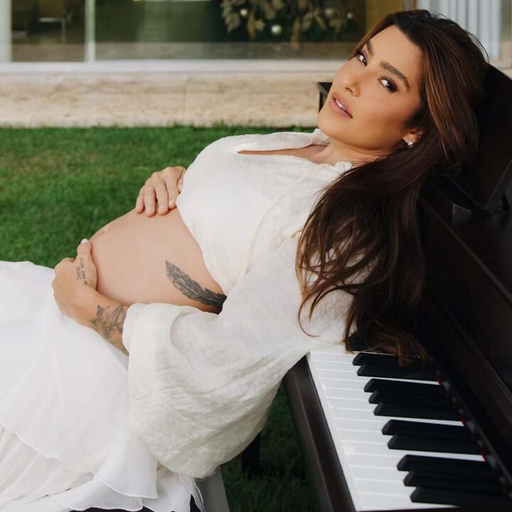 Grávida, Lauana Prado emociona ao dedicar música ao filho