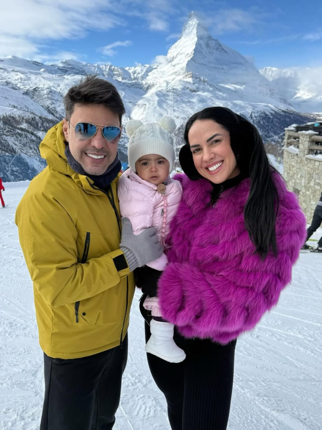 Graciele Lacerda diverte ao mostrar reação da filha Clara ao ver boneco de neve