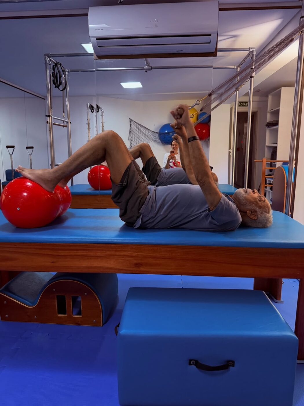 Aos 83 anos, Gilberto Gil pratica exercício físico e brinca: “Projeto Verão”