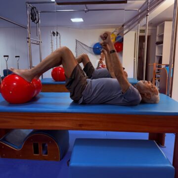 Aos 83 anos, Gilberto Gil pratica exercício físico e brinca: “Projeto Verão”