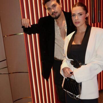 Luan Santana e Jade Magalhães curtem vale night em Dubai com jantar romântico e show de Ricky Martin