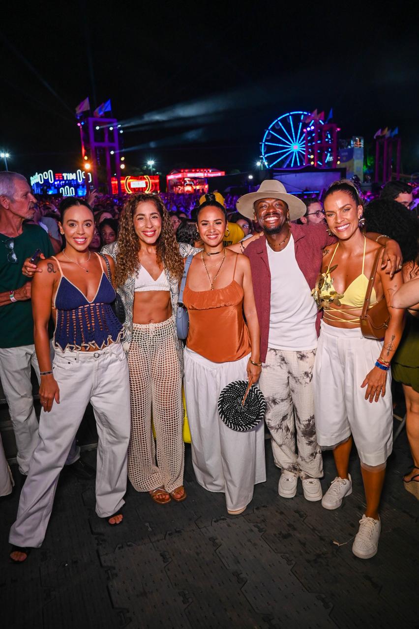 Nanda Lírios, Marcia Castro, Mayra Andrade, Jota Pê e Ju Moraes