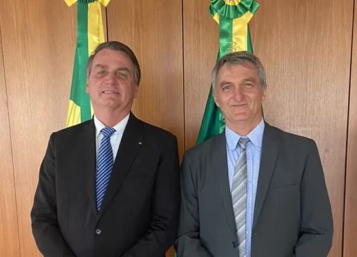 Preso, Jair Bolsonaro ganha na Mega da Virada; 13 está entre os números sorteados