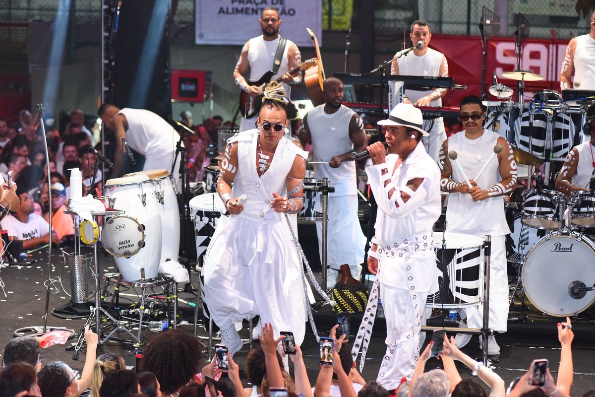 Veja fotos e confira como foi o primeiro ensaio da Timbalada em 2026