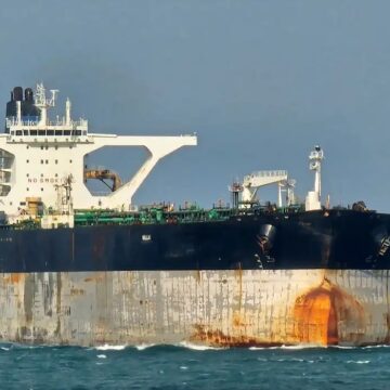 EUA apreendem dois navios que transportariam petróleo da Venezuela