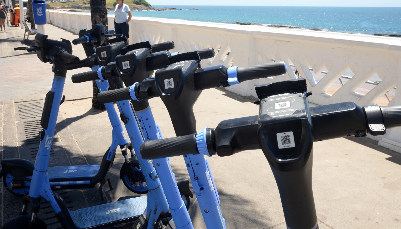 Patinetes elétricos completam um ano em Salvador com 600 mil viagens e 2 milhões de quilômetros percorridos