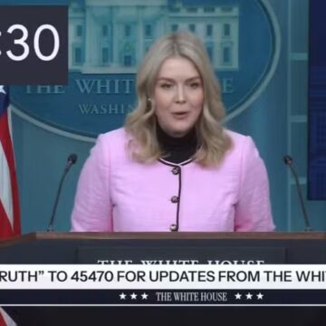 Internautas acusam secretária de imprensa da Casa Branca de manipulação de apostas