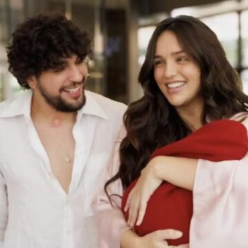 Rafa Kalimann e Nattan deixam maternidade com a filha Zuza nos braços