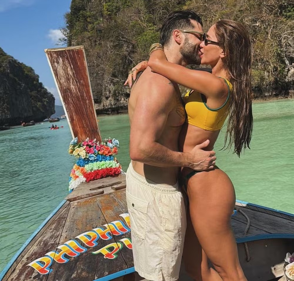 Alok e Romana Novais agitam a web com beijão durante viagem para Tailândia